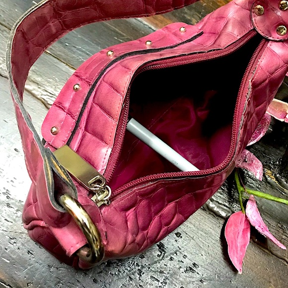 Cute Faux Croc Underarm Purse! - Picture 5 of 6